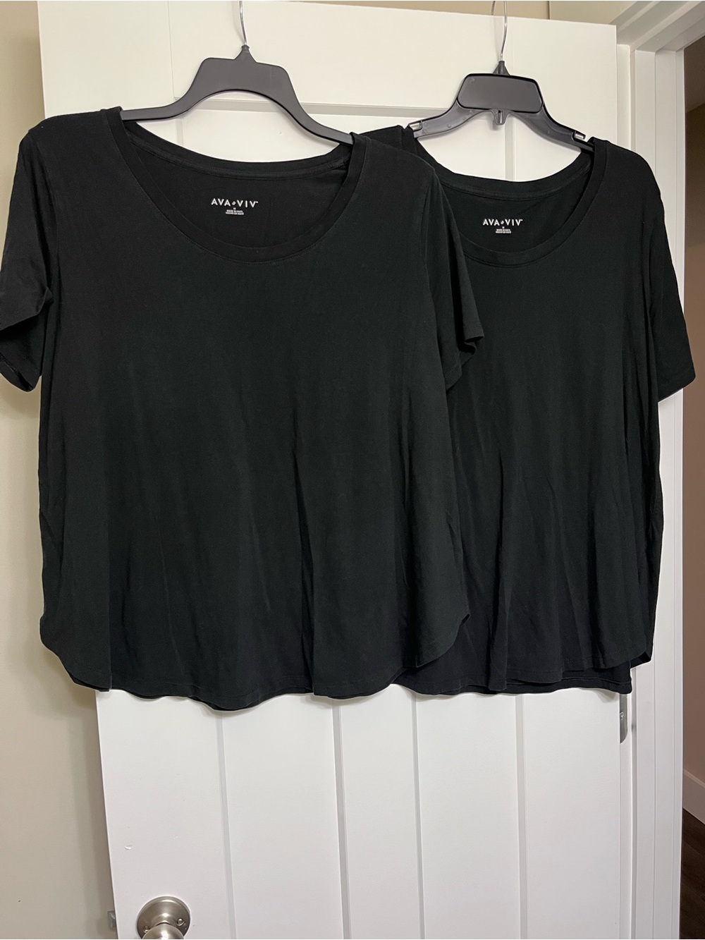 Ava & Viv Black Scoop Neck Short Sleeve Tee (Set of 2)